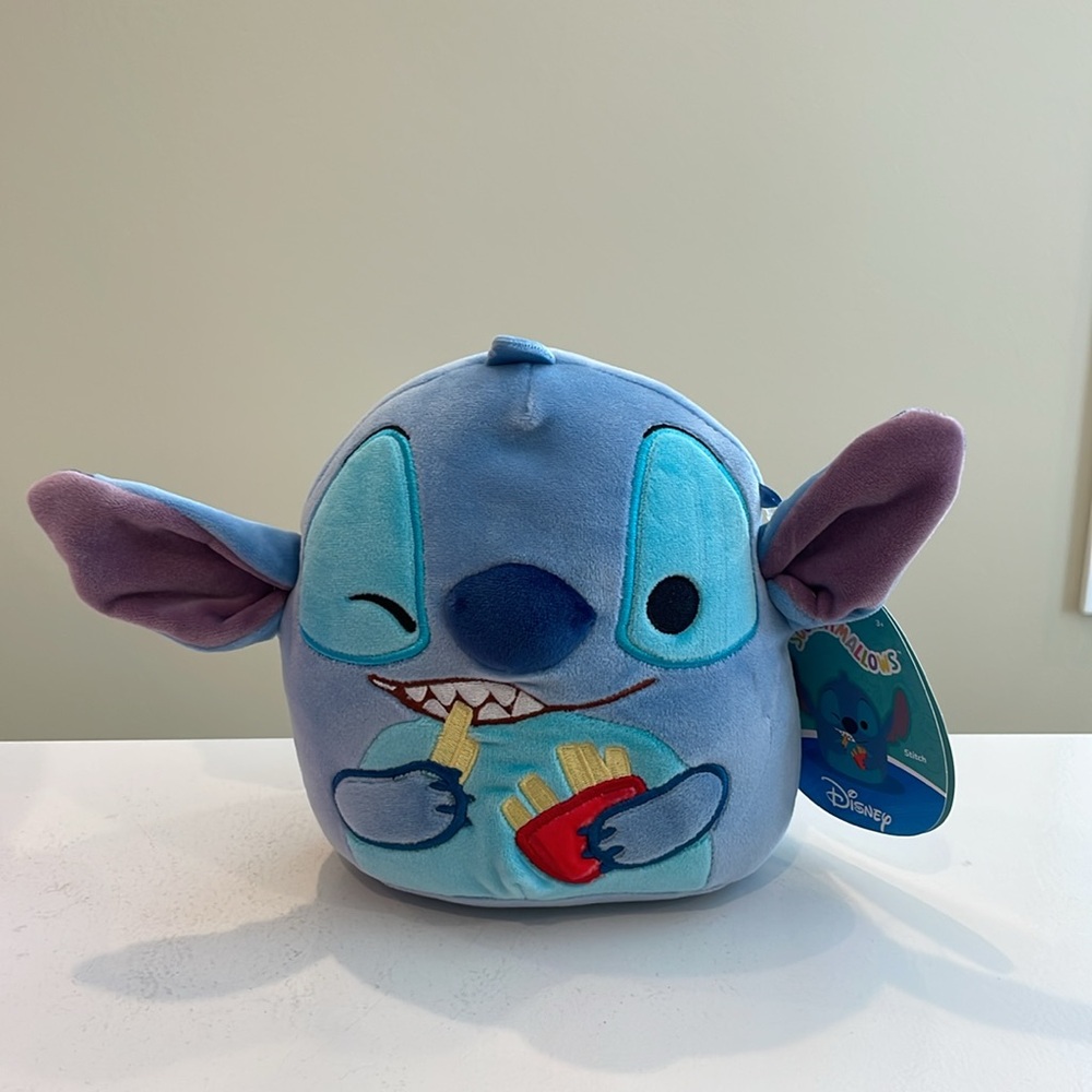 NWT 6.5” Disney Stitch Eating French Fries 🍟 Squishmallow